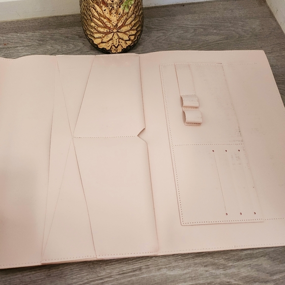 Glass Ladder Laptop portfolio - Picture 9 of 14